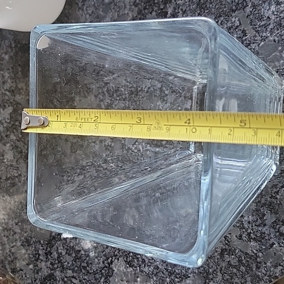 4 Tabletop Glass Vases - Picture 3 of 7